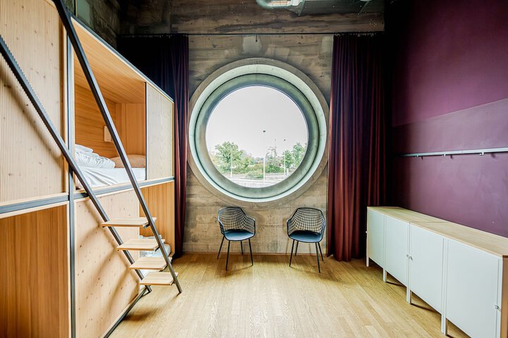 Room 6 of 17