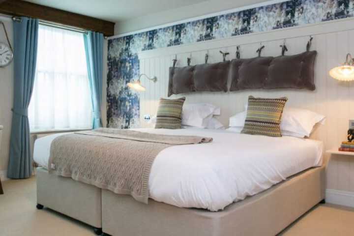 Room 10 of 21