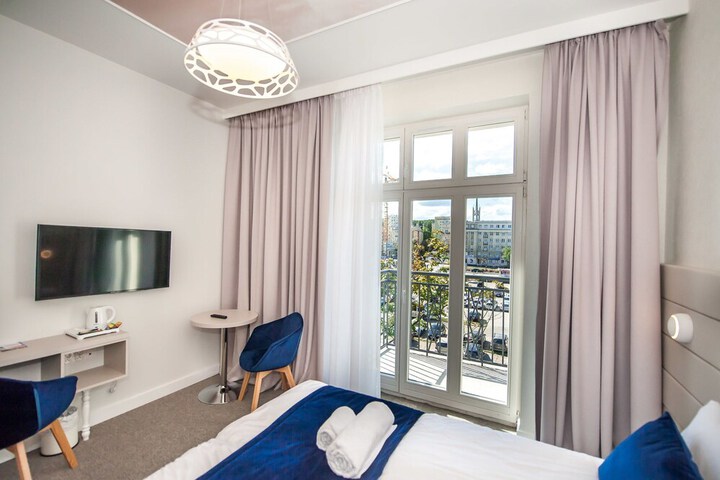 Room 3 of 30