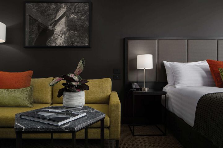 Room 12 of 76
