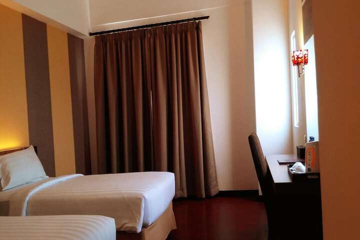 Room 15 of 32