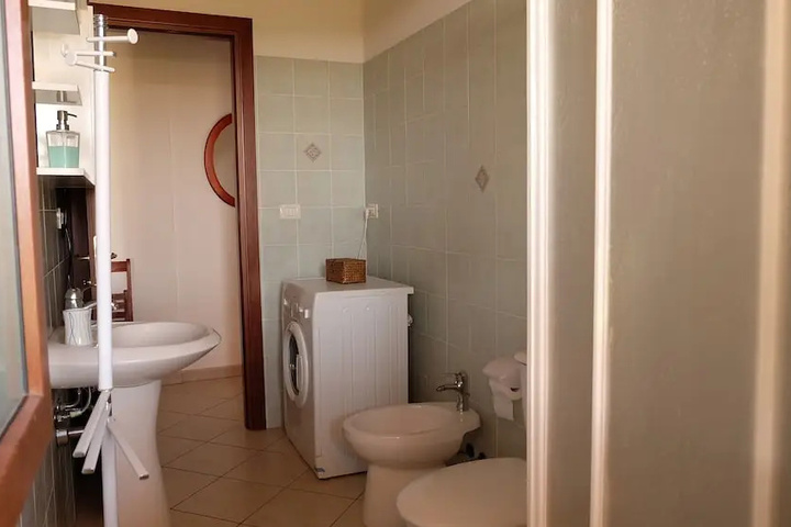Room 9 of 17