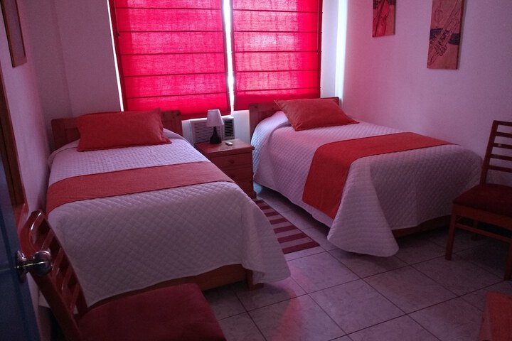 Room 5 of 76