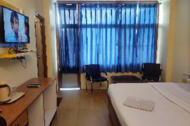 Room 7 of 44