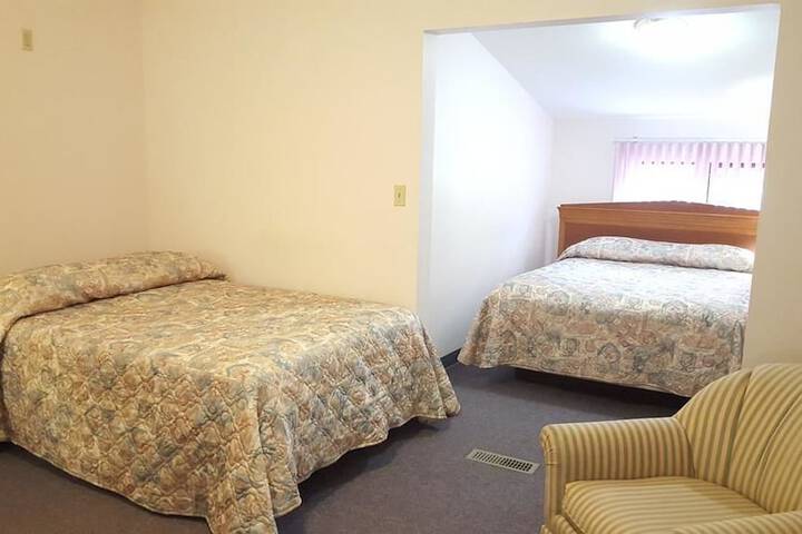 Room 4 of 24