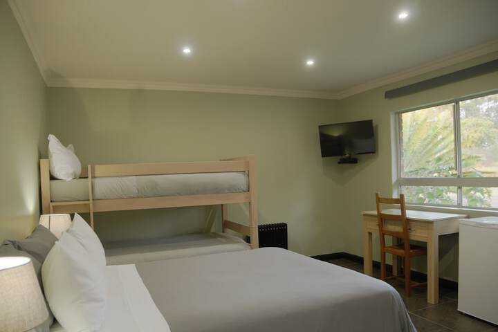Room 14 of 170