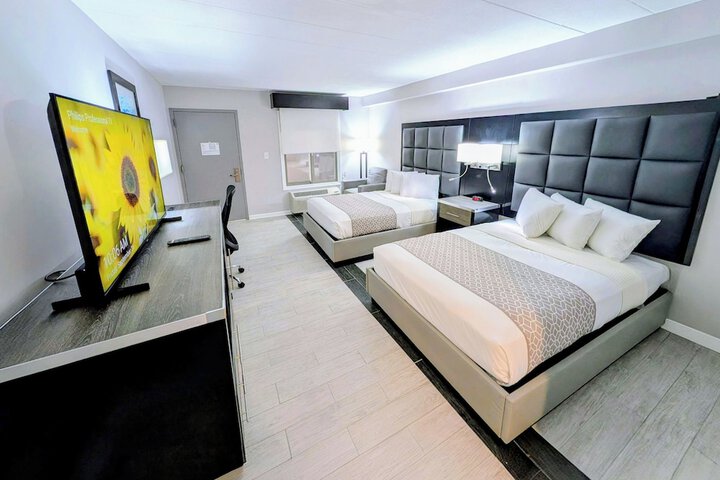 Room 9 of 32