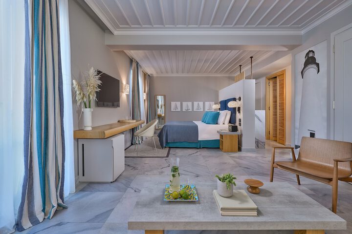 Room 9 of 100