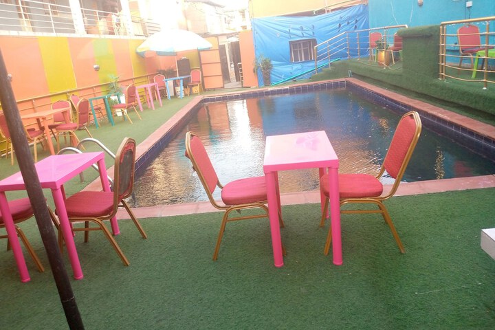 Pool 5 of 8
