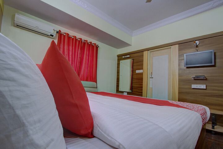 Room 13 of 28