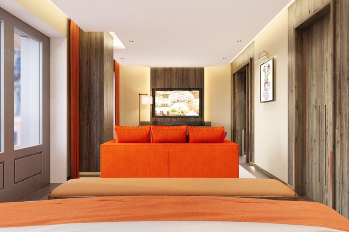 Room 8 of 62