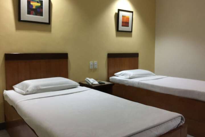 Room 10 of 69