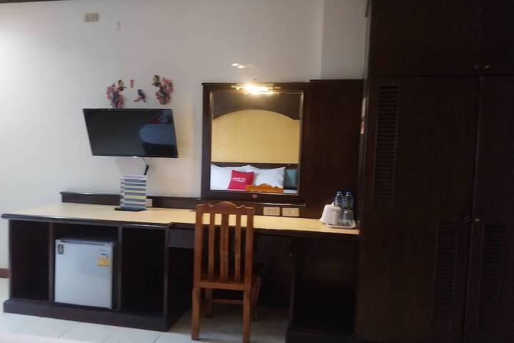 Room 13 of 89
