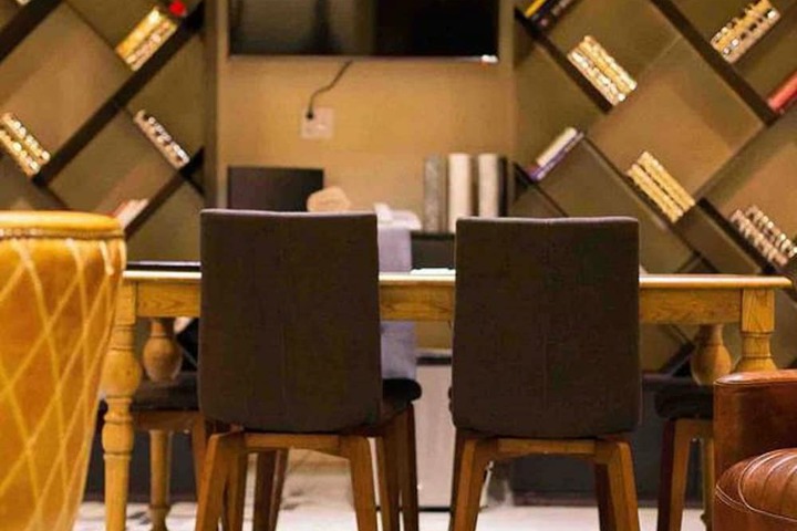 Concierge desk