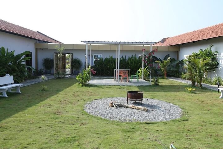 Hotel Exterior 28 of 32