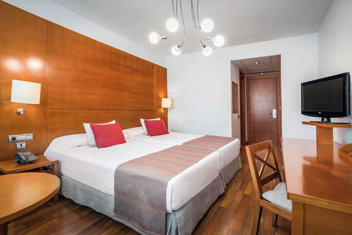 Room 27 of 75