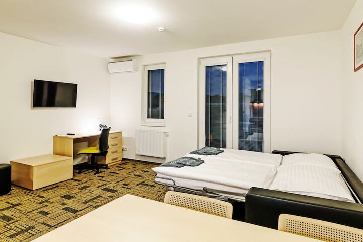 Room 10 of 71