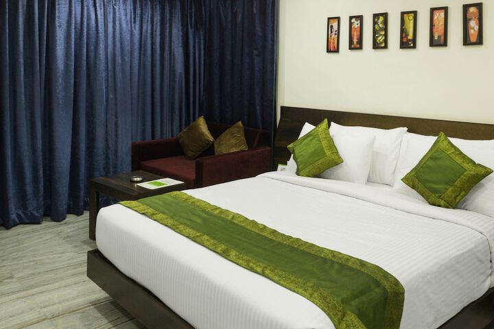 Room 7 of 34