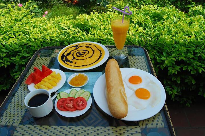 Breakfast/Coffee Service 24 of 29