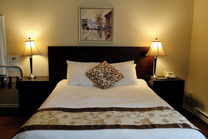 Room 12 of 20