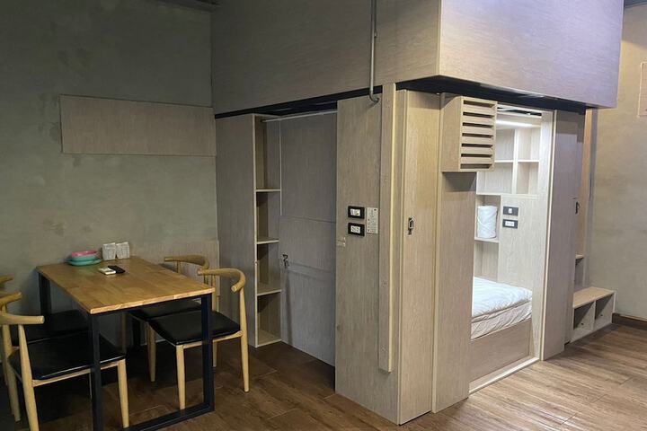 Room 9 of 51