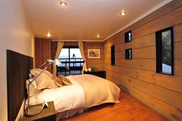 Room 11 of 26