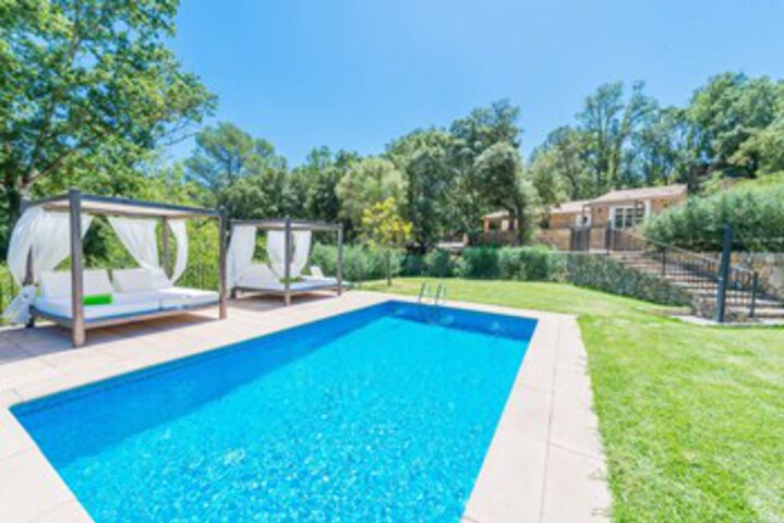 Pool 18 of 33
