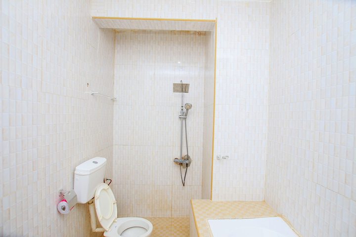Room 13 of 28