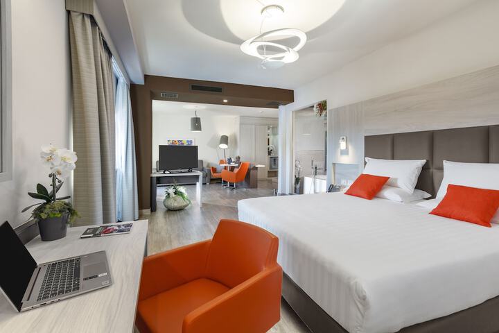 Room 26 of 155
