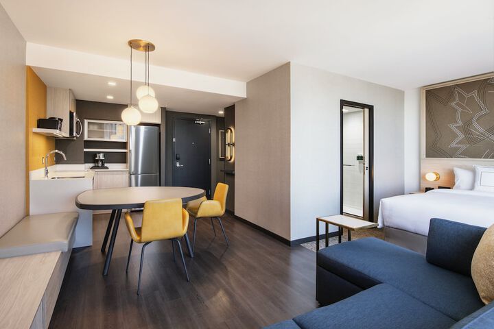 Room 8 of 60