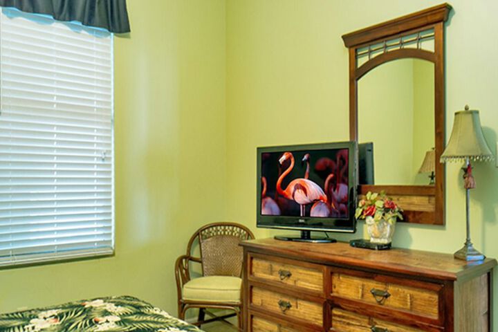 Room 4 of 36