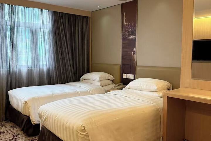 Room 30 of 58
