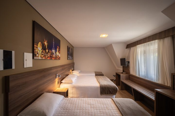 Room 15 of 100
