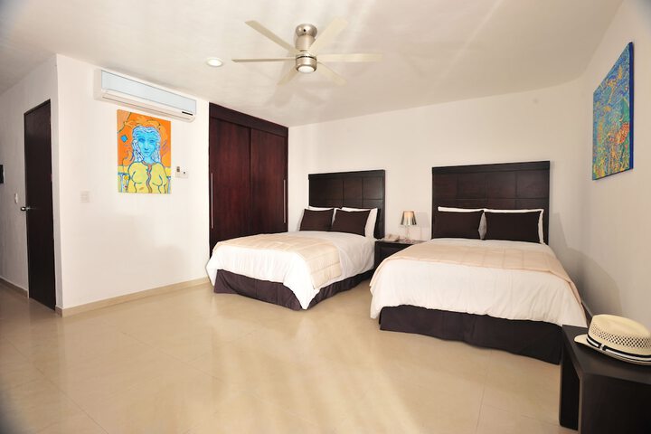Room 8 of 22