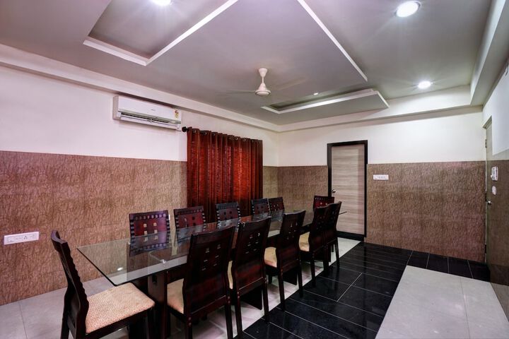 Business Center 24 of 28