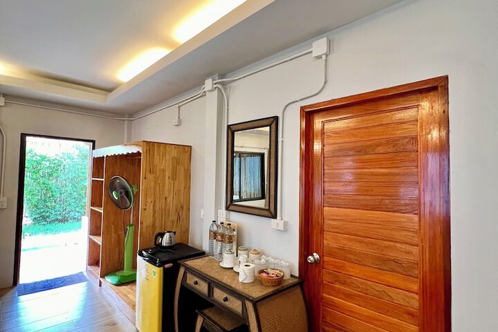 Room 16 of 77