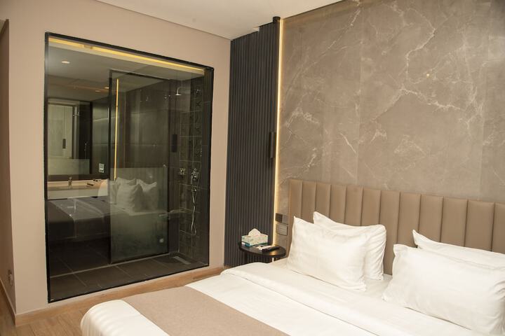 Room 3 of 54