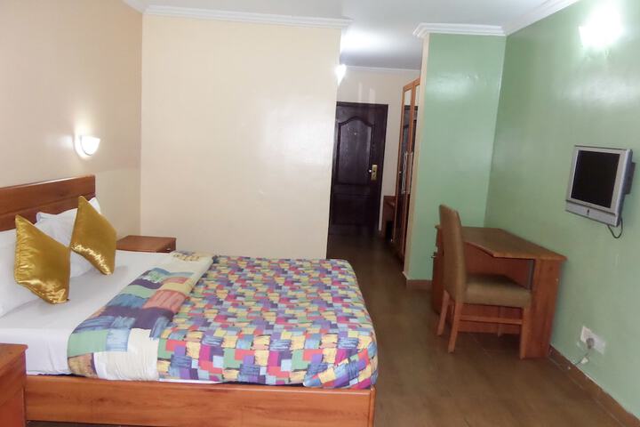 Room 14 of 33