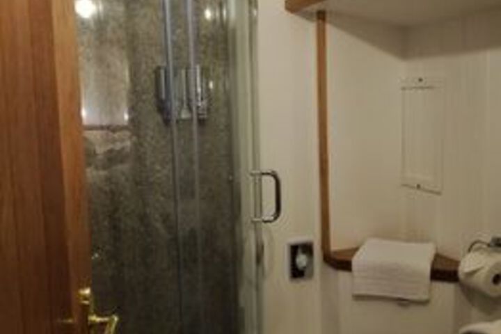 Room 5 of 37