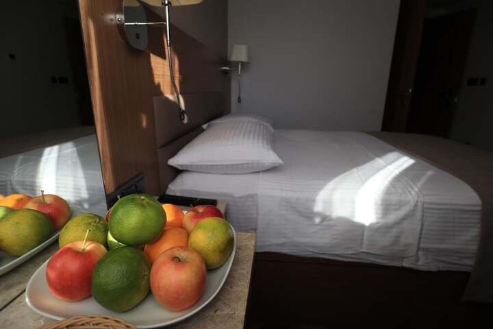 Room 12 of 34