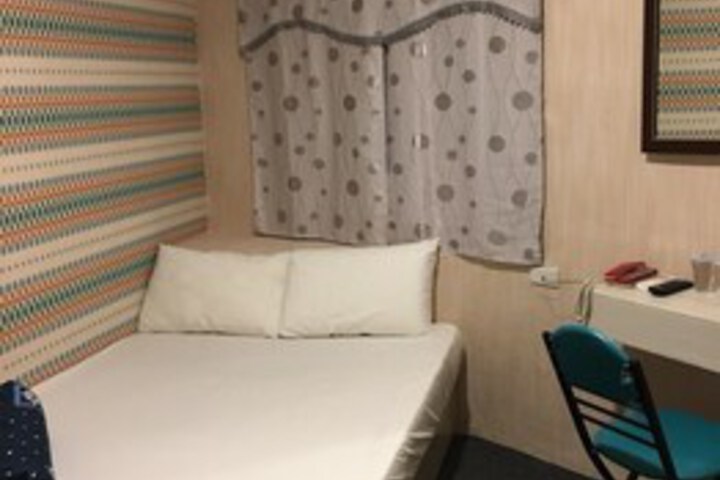 Room 15 of 23