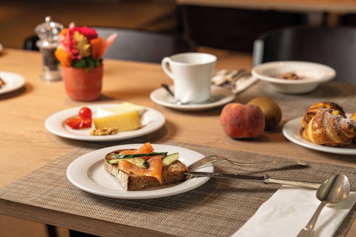Breakfast/Coffee Service 46 of 71