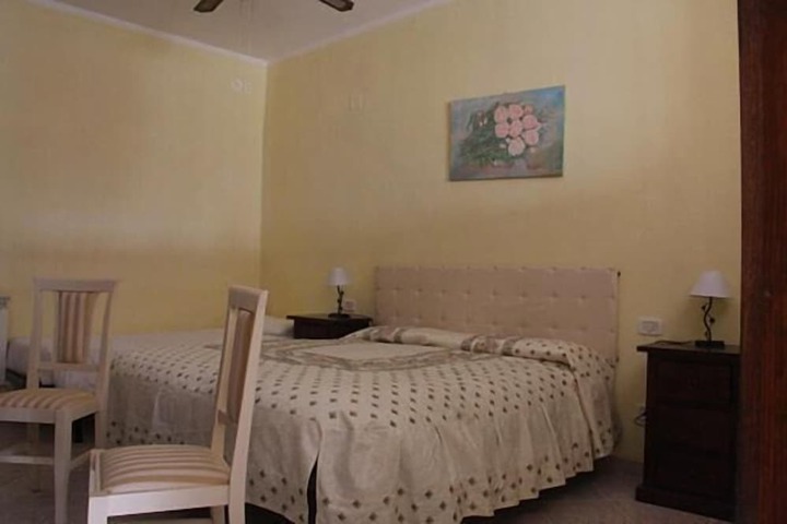 Room 11 of 42