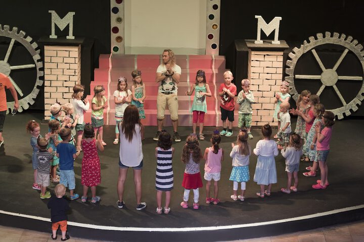 Childrens Activities 35 of 60