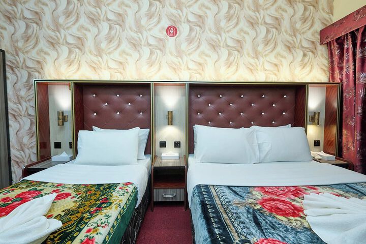 Room 4 of 27