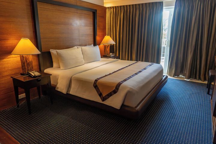 Room 10 of 67