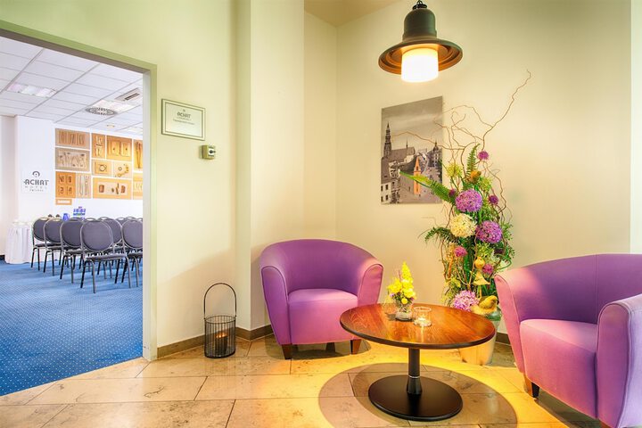 Entrance & Lobby