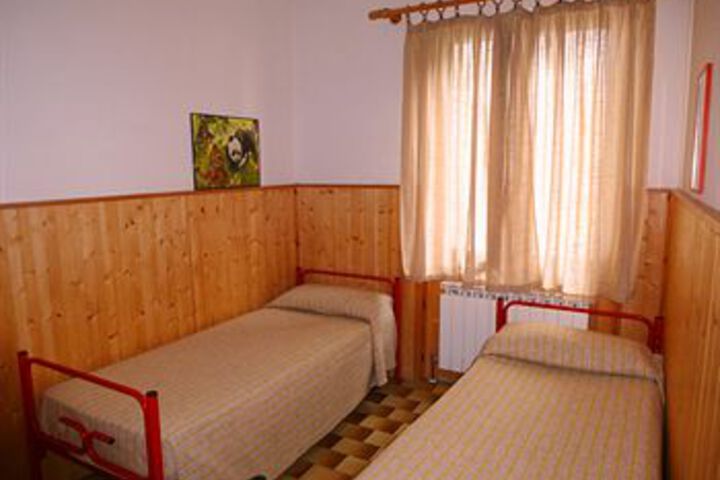 Room 16 of 33