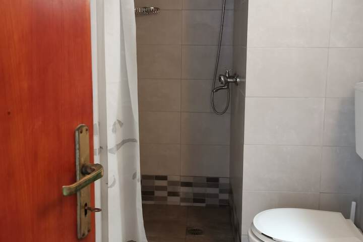 Room 32 of 57