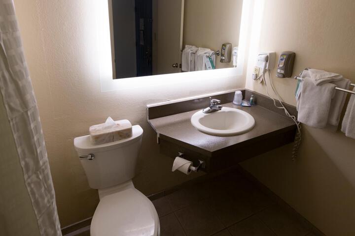 Room 14 of 28